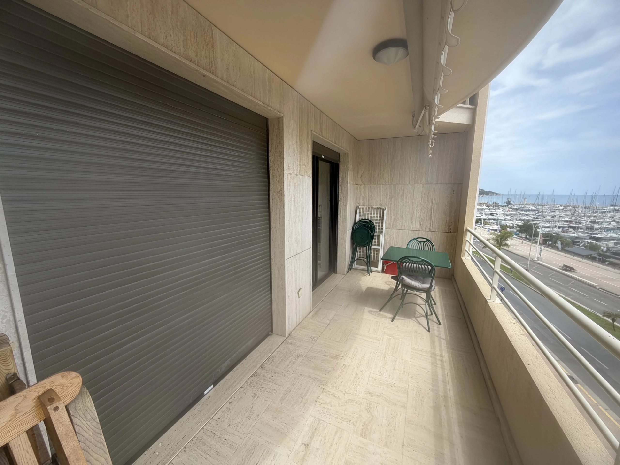 MENTON GARAVAN FRONT DE MER VUE PANORAMIQUE, TERRASSE ET GARAGE