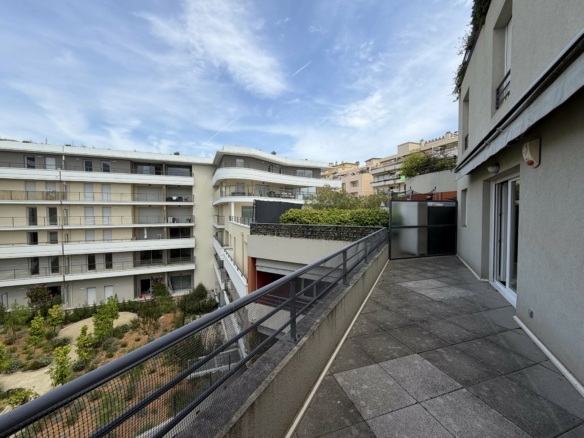 APPARTEMENT TROIS PIECES CARNOLES – ROQUEBRUNE CAP MARTIN