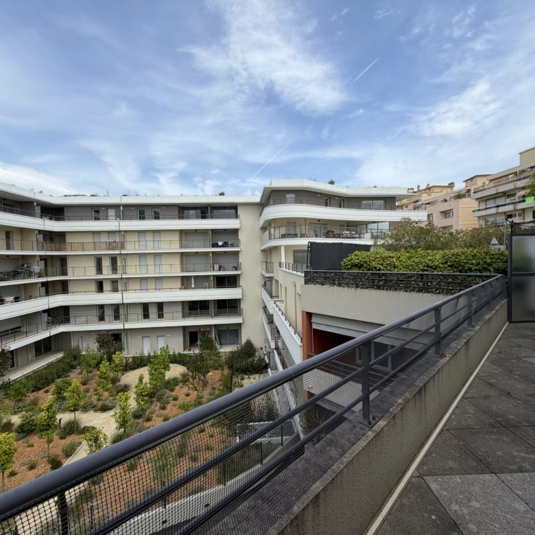 APPARTEMENT TROIS PIECES CARNOLES – ROQUEBRUNE CAP MARTIN