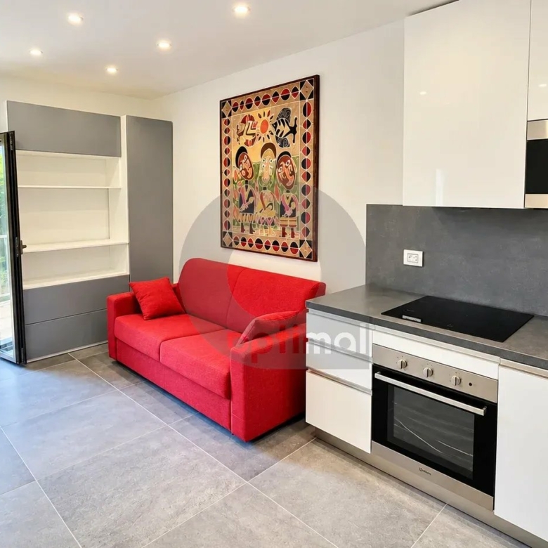 Roquebrune Cap Martin  – Coquet deux pièces avec terrasse à 100 mt des plages
