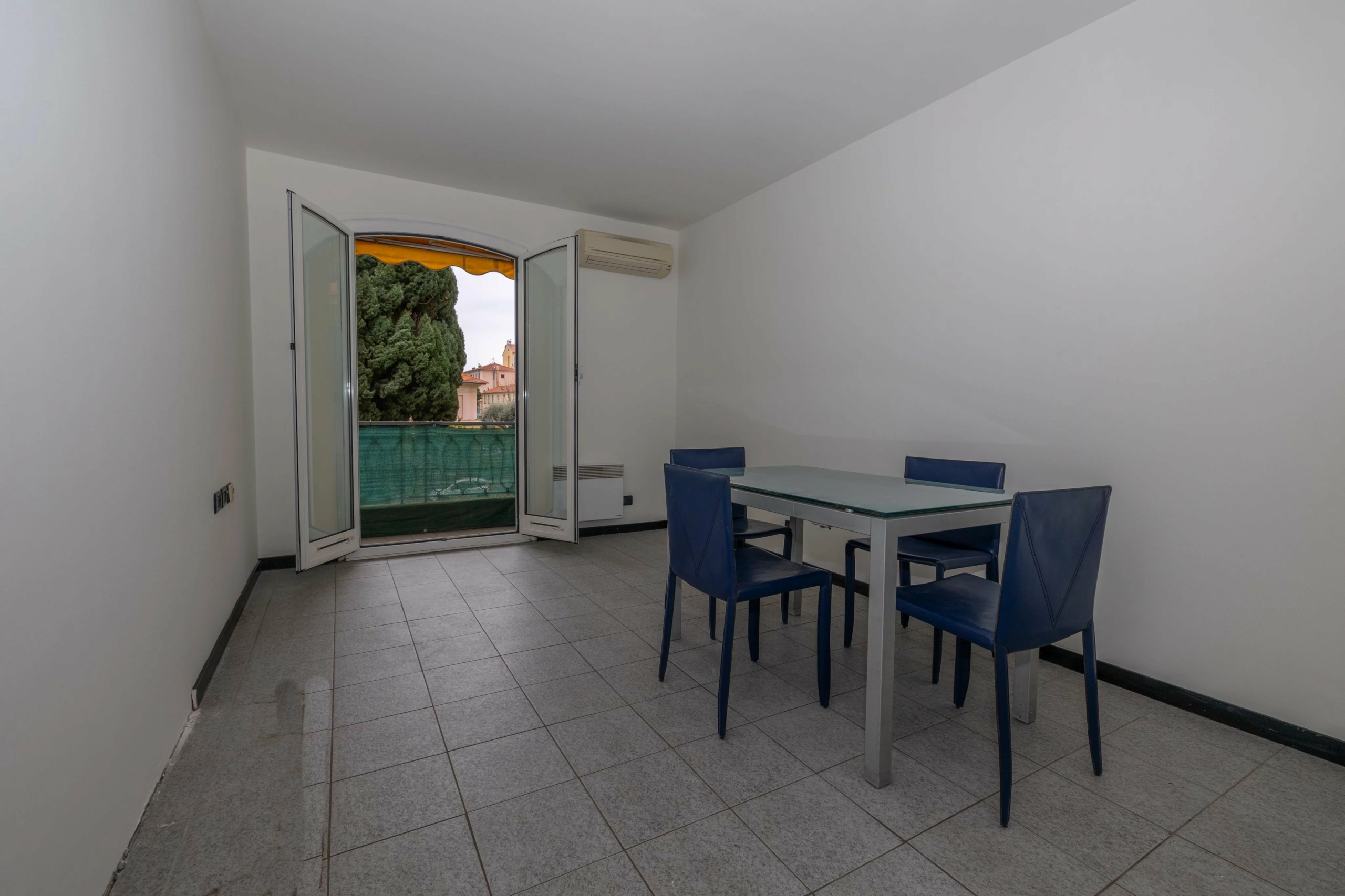 Appartement loué avec un bail de 3 ans.