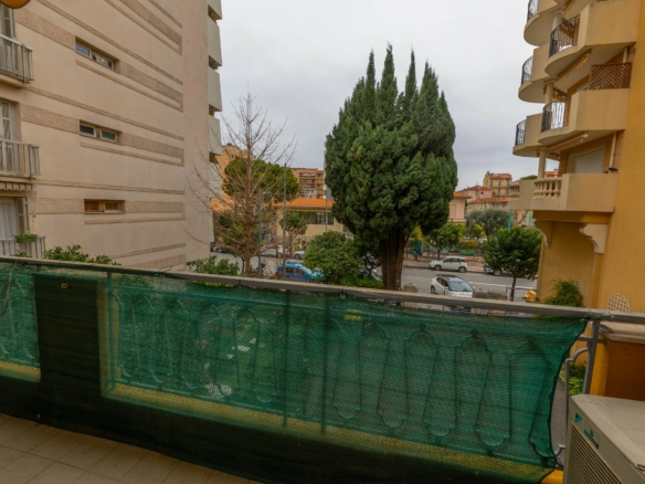 Appartement loué avec un bail de 3 ans.
