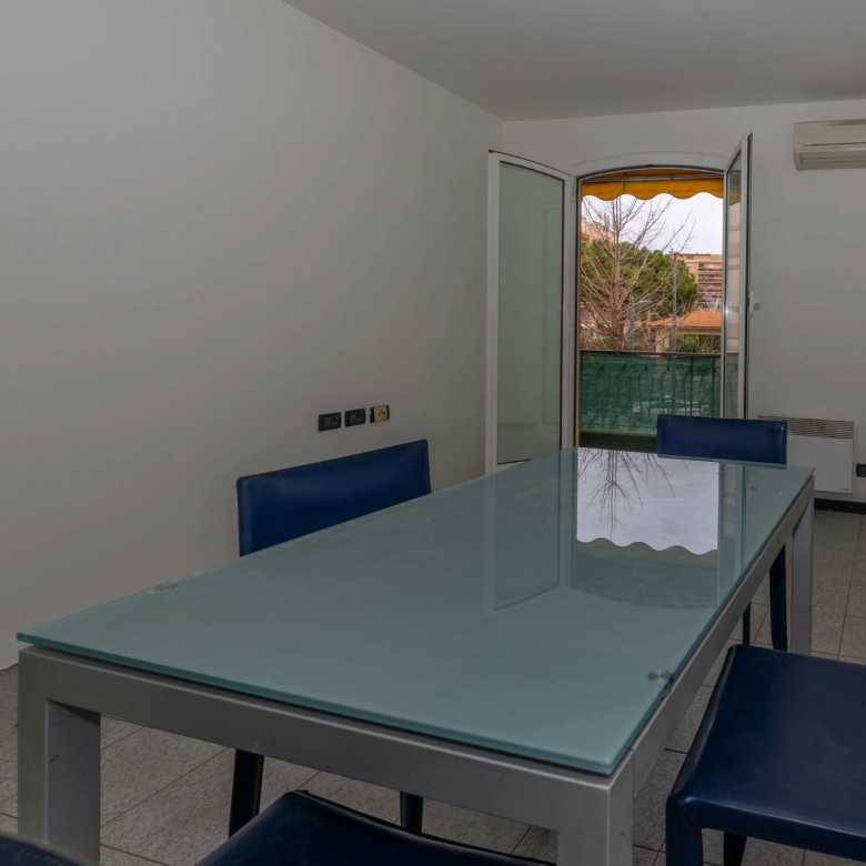 Appartement loué avec un bail de 3 ans.