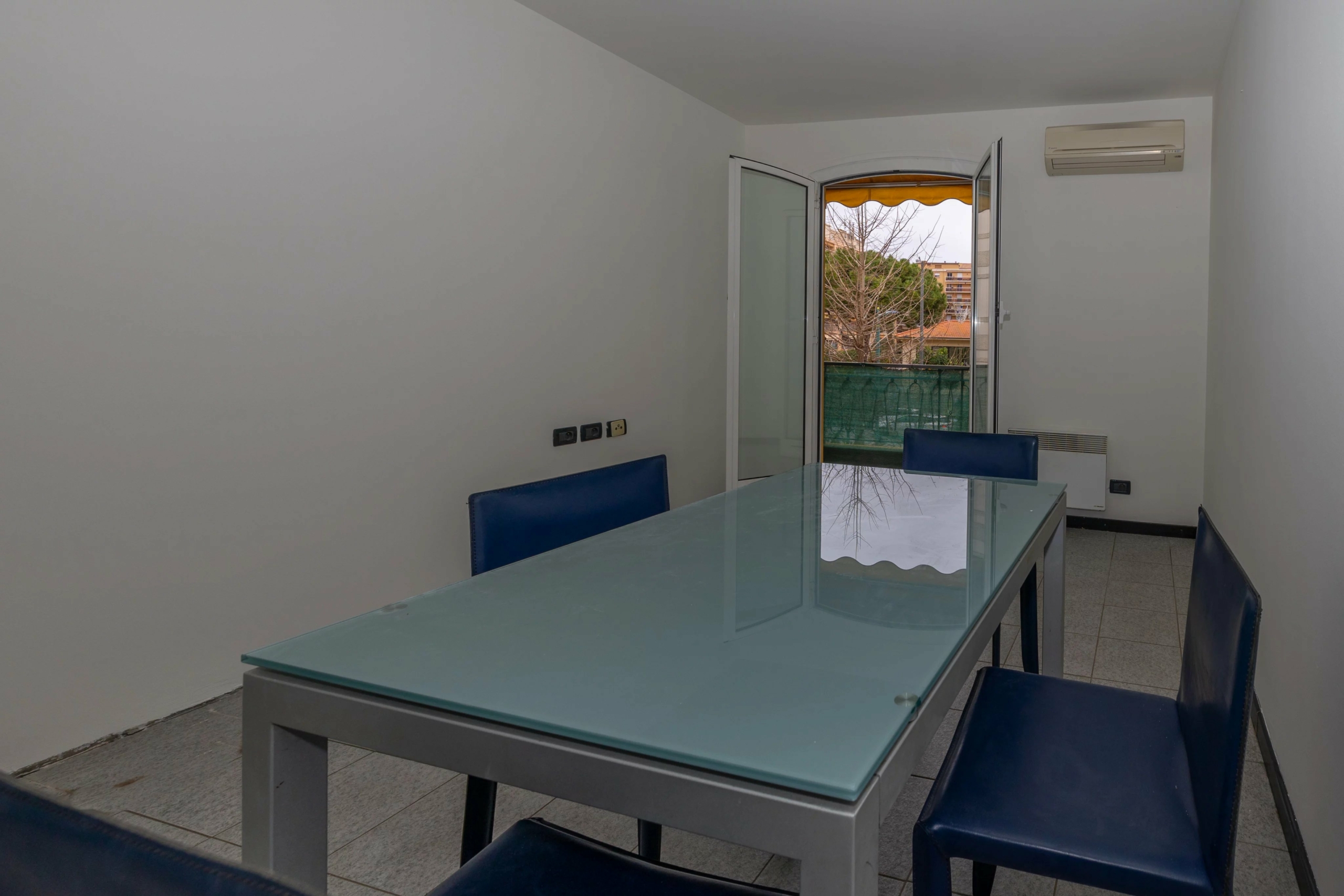 Appartement loué avec un bail de 3 ans.