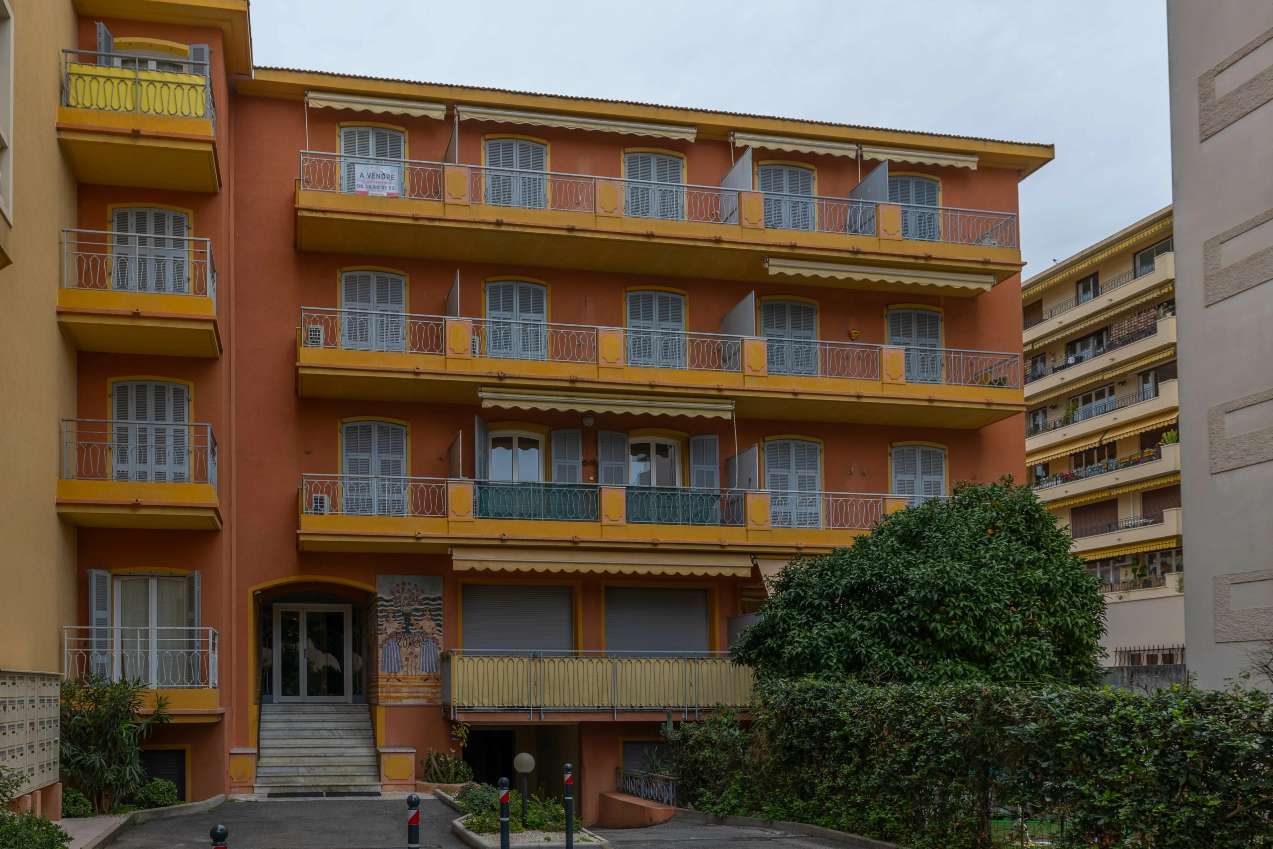 Appartement loué avec un bail de 3 ans.