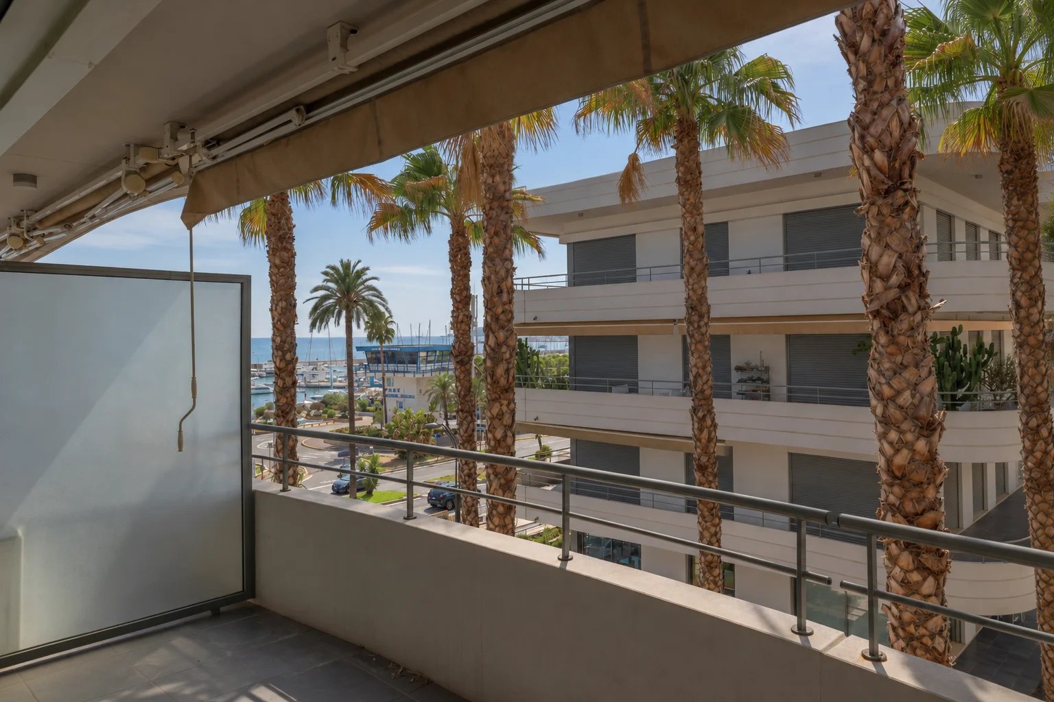 MENTON GARAVAN  BORD DE MER