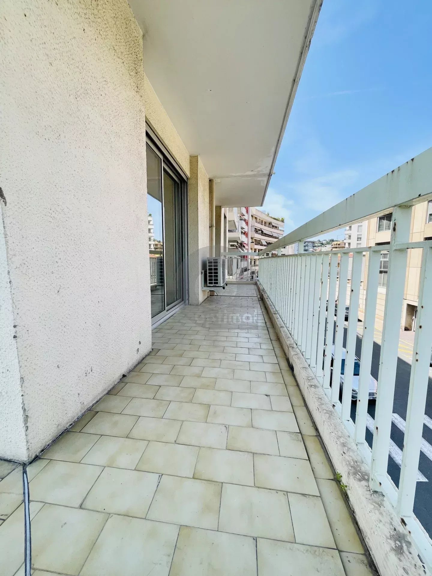 2 Pièces PLEIN CENTRE DE CARNOLES, à 2 pas de la mer