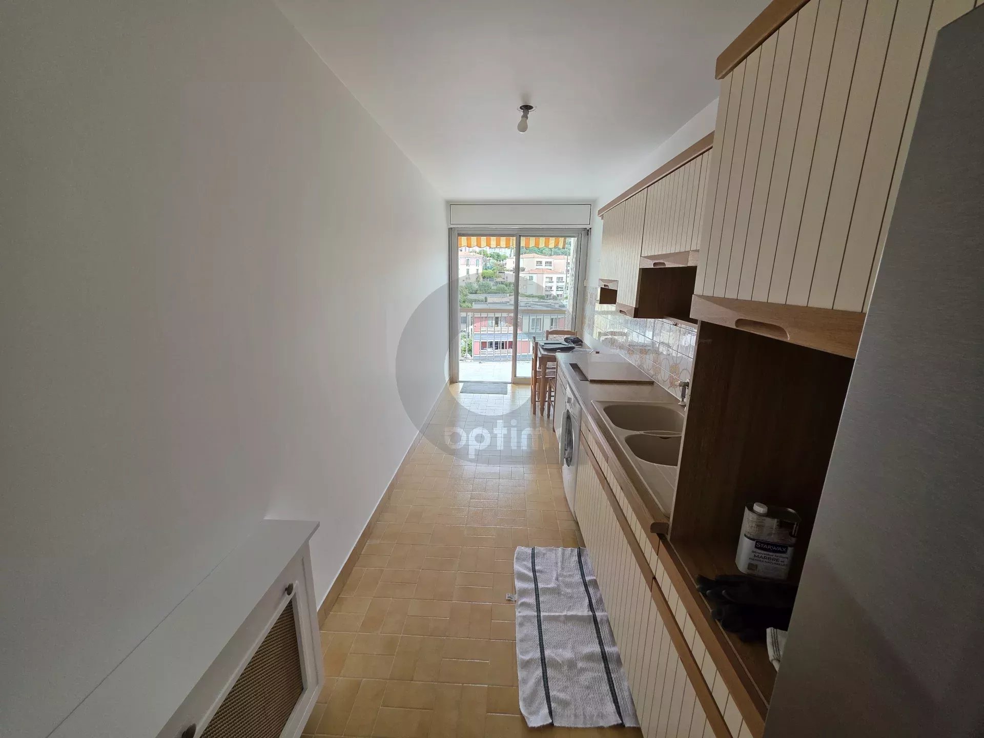 A LOUER – RCM proche centre : 3P traversant – terrasse