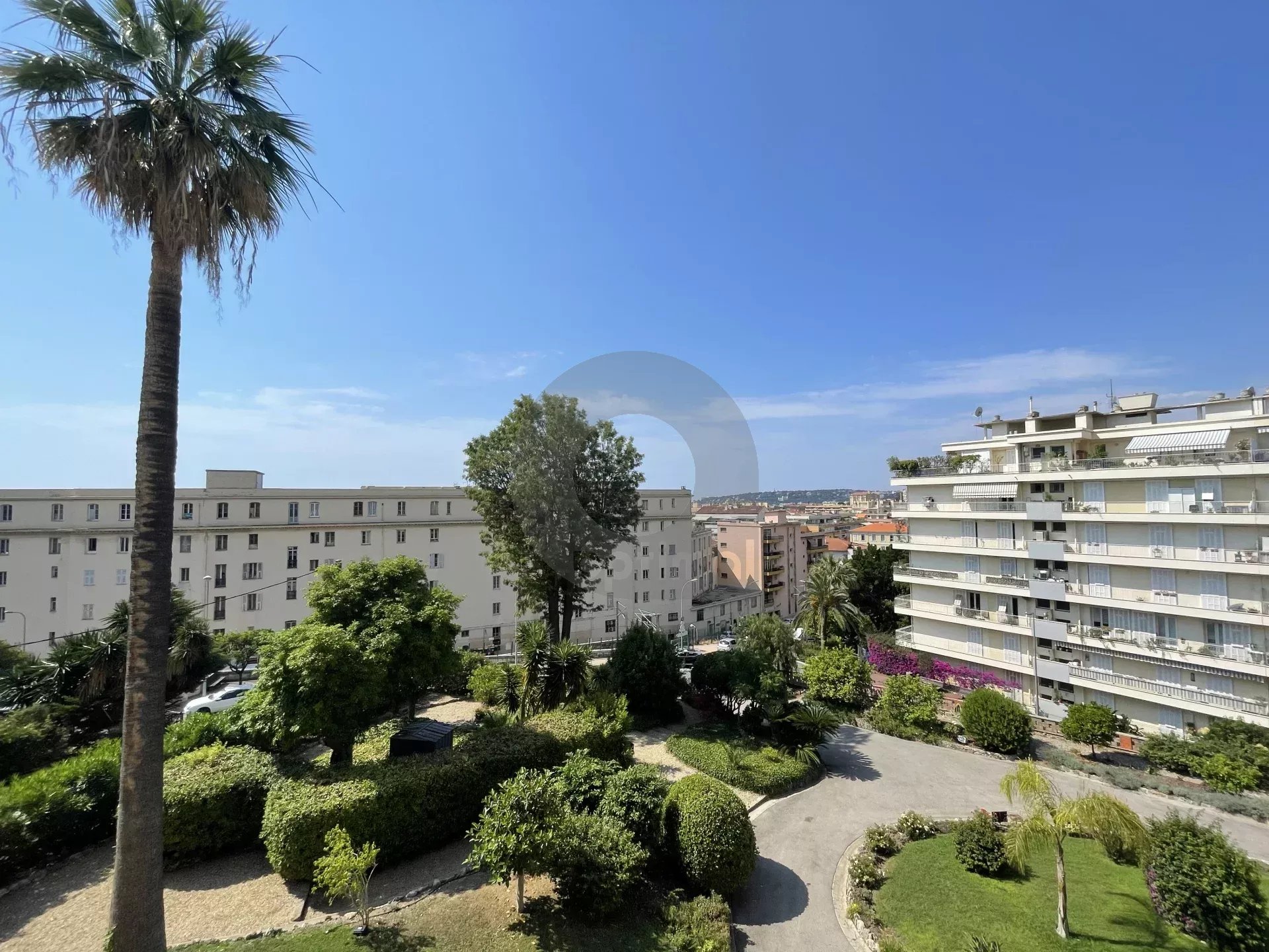 A LOUER : Menton Centre – Spacieux 3P – Cave – Garage