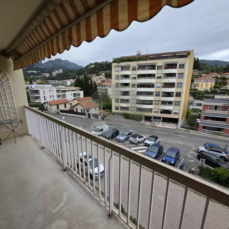 A LOUER – RCM proche centre : 3P traversant – terrasse
