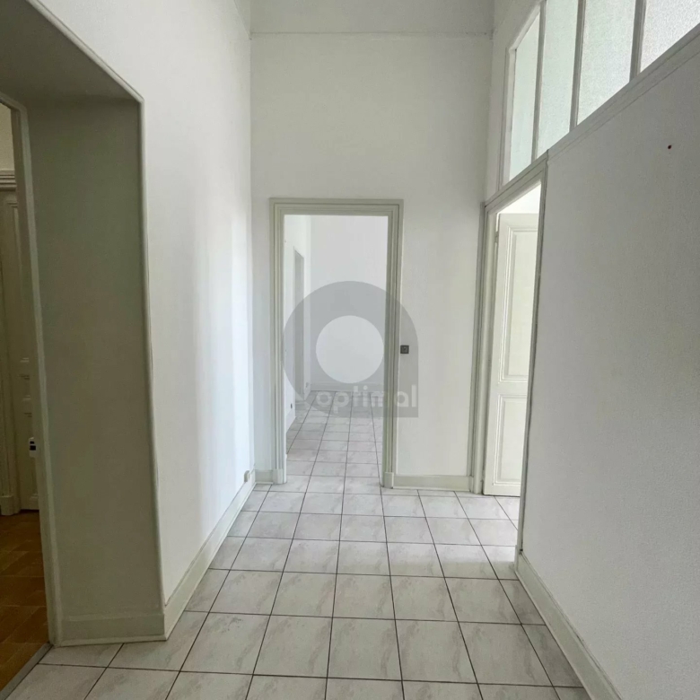 A LOUER : Menton Centre – Spacieux 3P – Cave – Garage