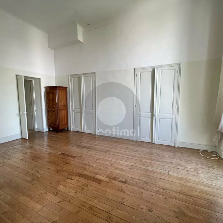 A LOUER : Menton Centre – Spacieux 3P – Cave – Garage