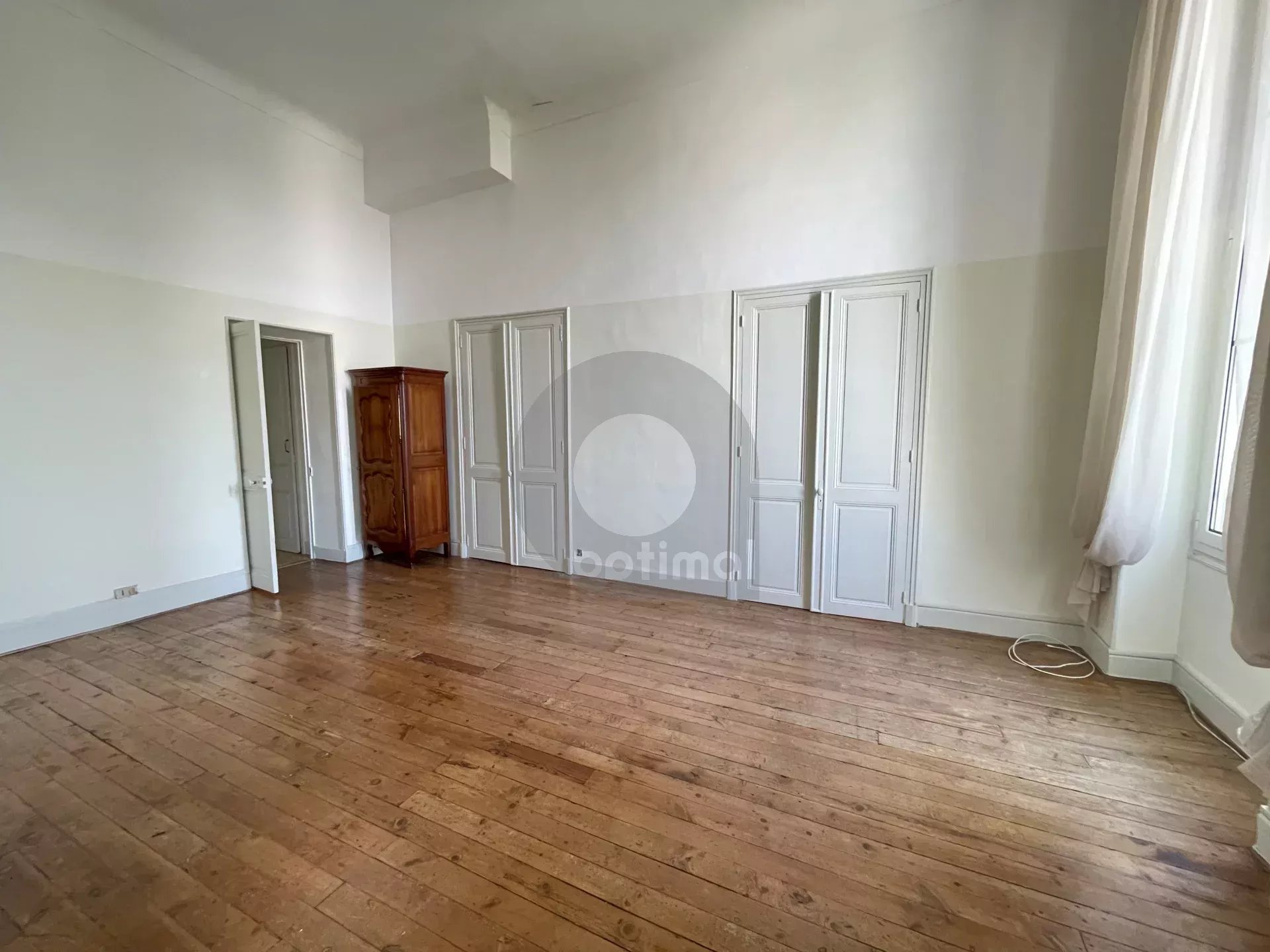 A LOUER : Menton Centre – Spacieux 3P – Cave – Garage