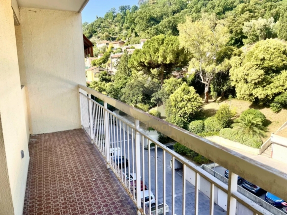 Menton STUDIO 29m² BALCON Ouest
