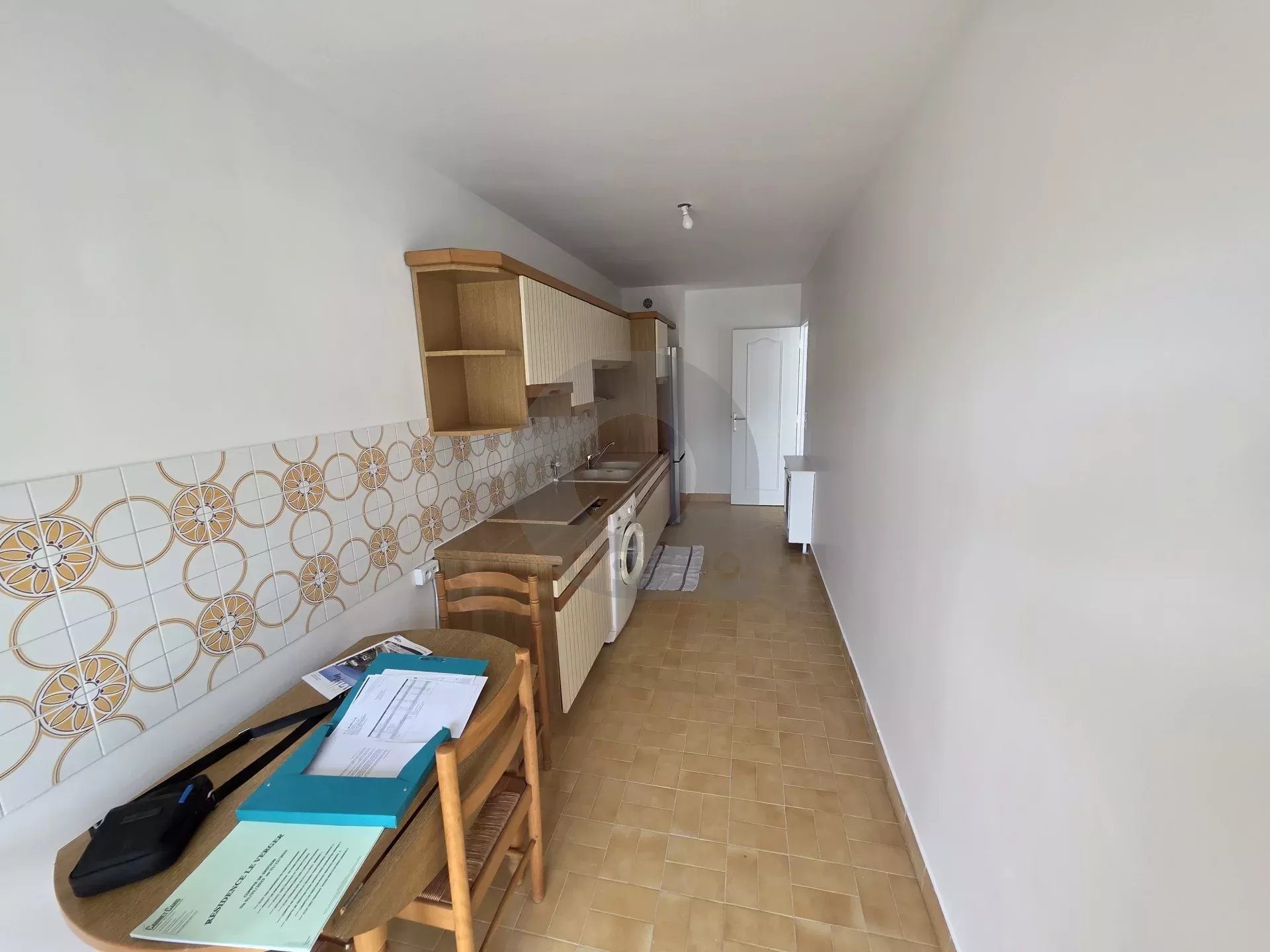 A LOUER – RCM proche centre : 3P traversant – terrasse