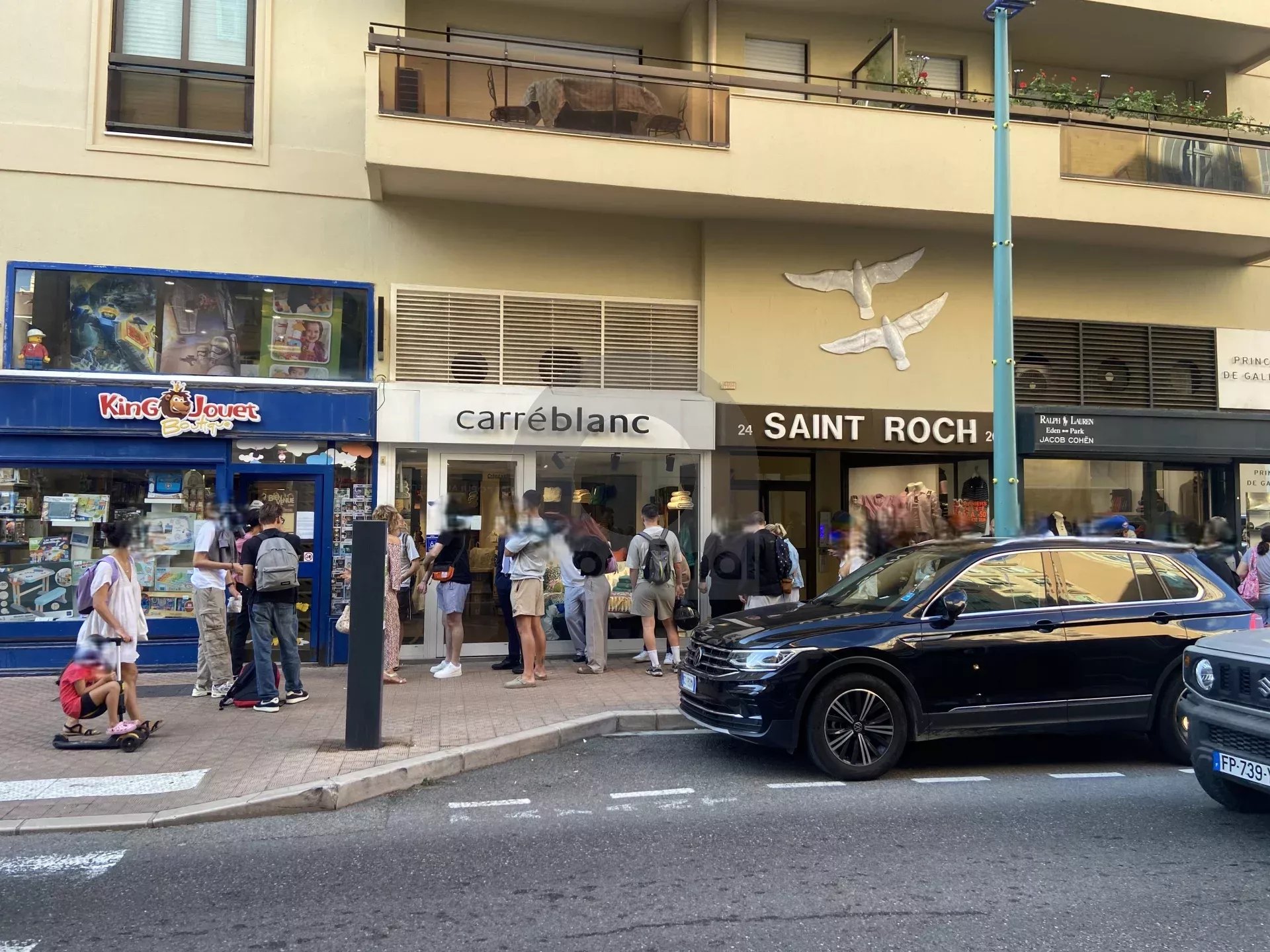 A VENDRE MENTON CARRE D’OR – FONDS DE COMMERCE JOUETS