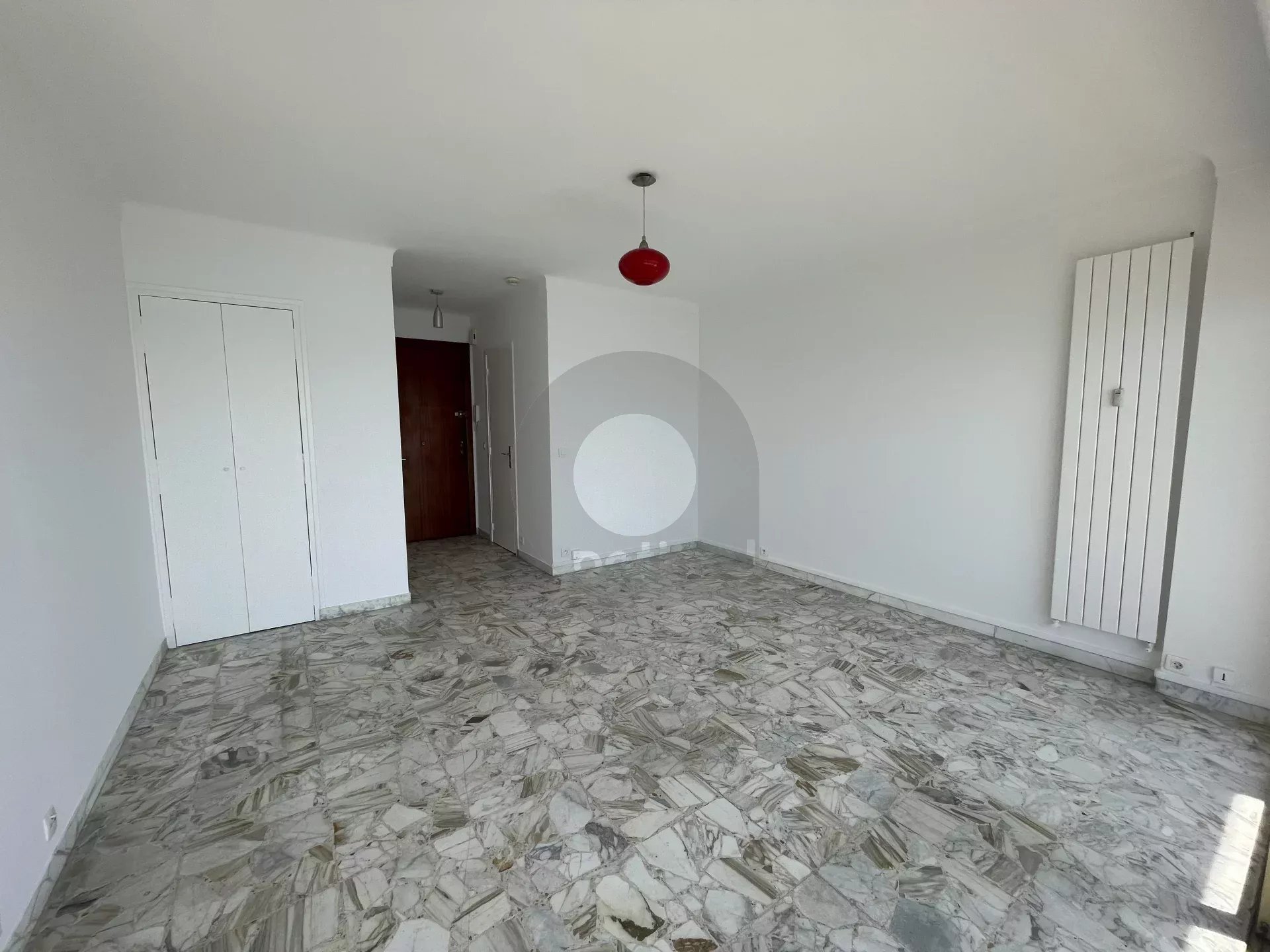 A LOUER : Studio en front de mer – Terrasse – Cave