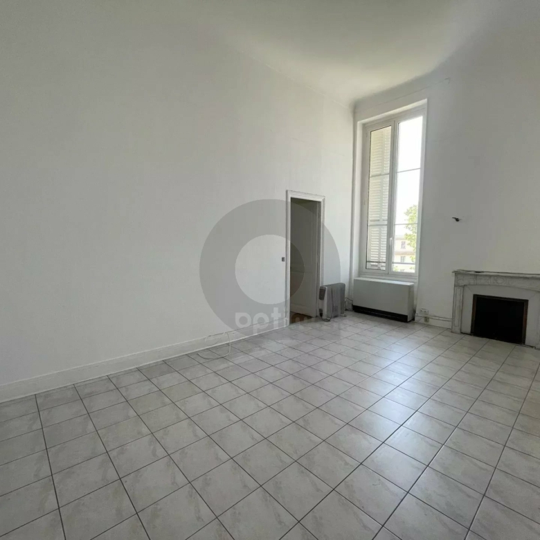 A LOUER : Menton Centre – Spacieux 3P – Cave – Garage