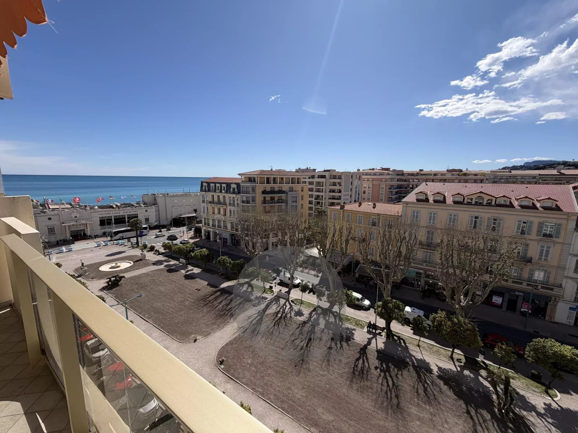 Menton Centre – Etage Elevé – Beau Studio avec Terrasse