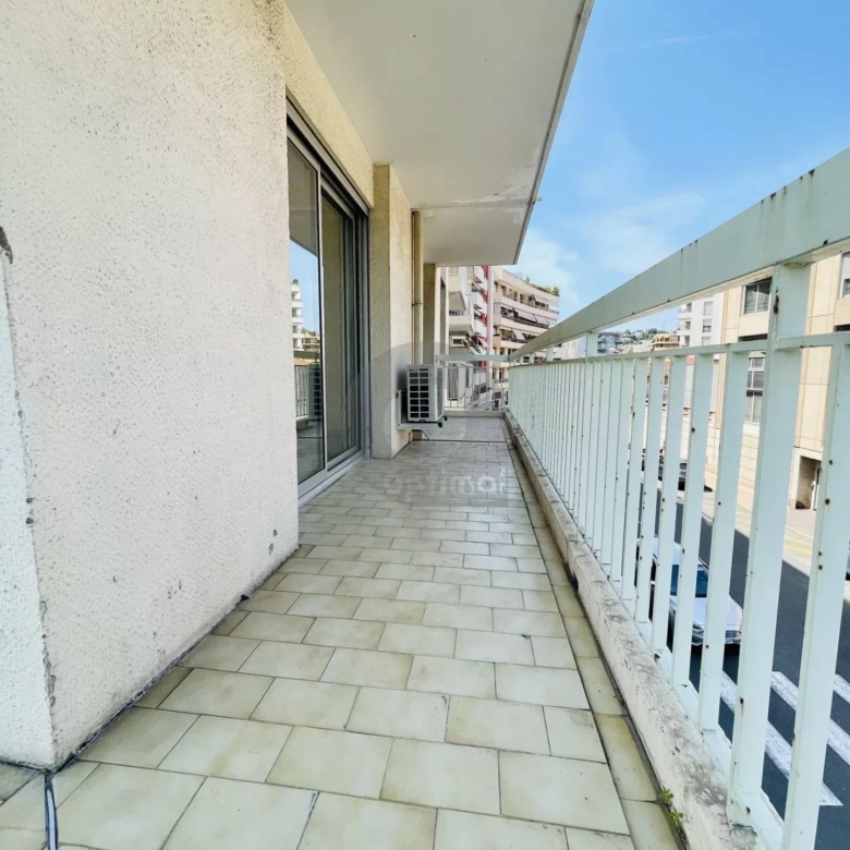 2 Pièces PLEIN CENTRE DE CARNOLES, à 2 pas de la mer