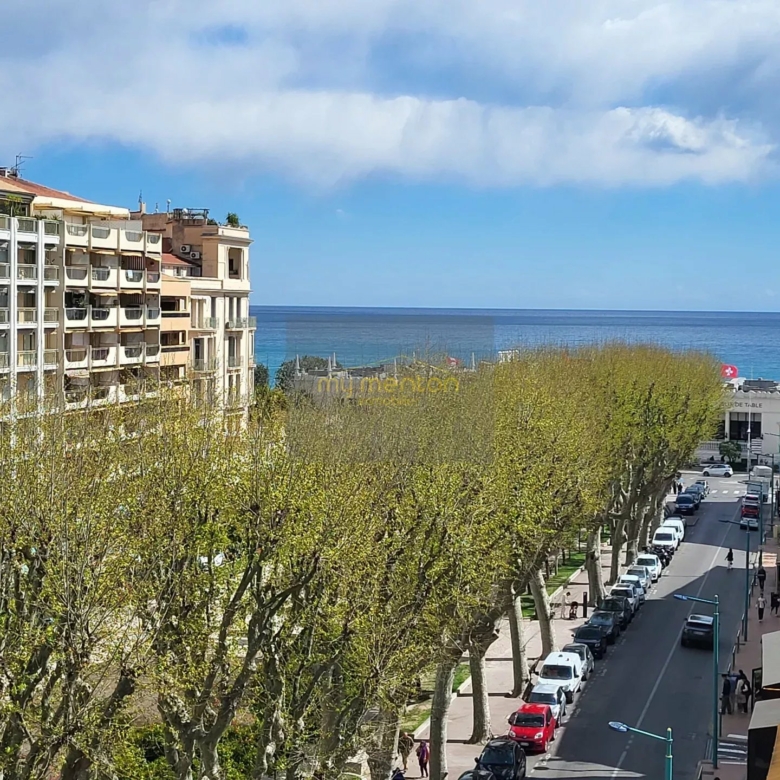 Appartement d’exception – Dernier étage, balcons et vue mer – Menton Centre