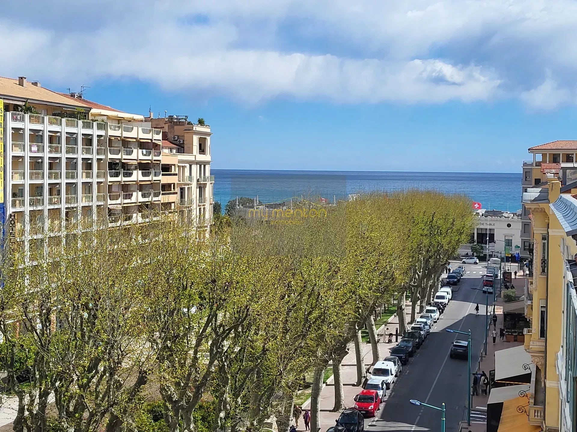 01811e2119fa1cbebbcb7b3657b90618_9d4cb8f58c_1920-original-174411-0.jpg Appartement d’exception – Dernier étage, balcons et vue mer – Menton Centre