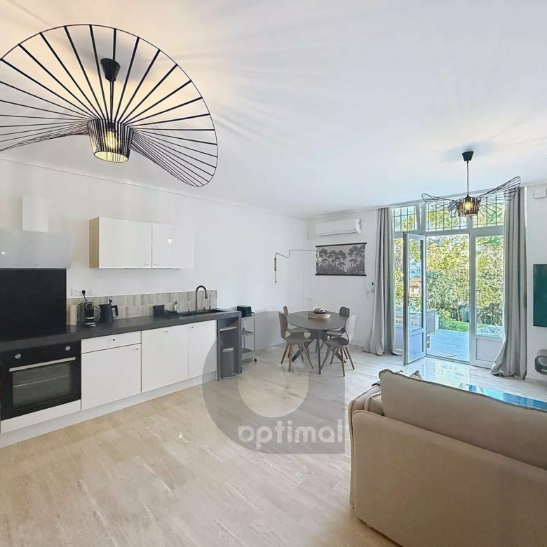 RCM Secteur Cap Martin – Résidence de Prestige – Magnifique 2 pièces en rez-de-jardin