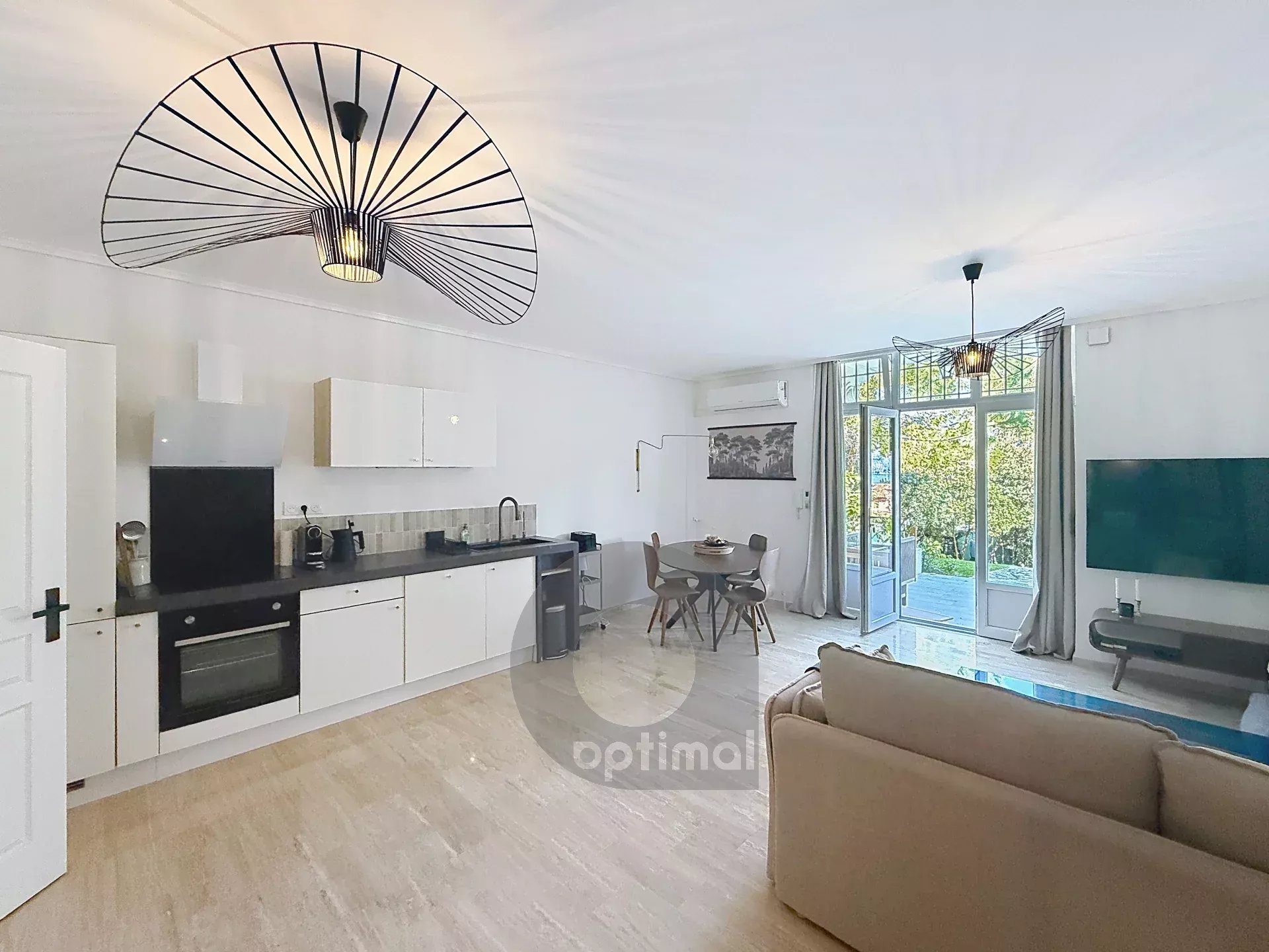 RCM Secteur Cap Martin – Résidence de Prestige – Magnifique 2 pièces en rez-de-jardin