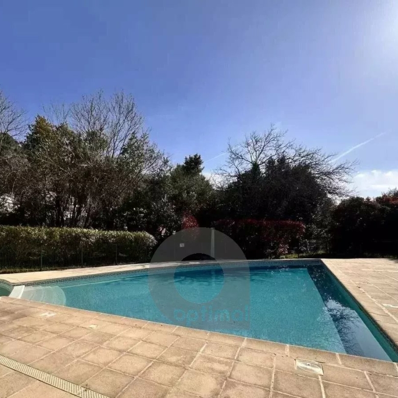Proche Eze VIllage, 3 p en RDJ, terrasse/jardin garage