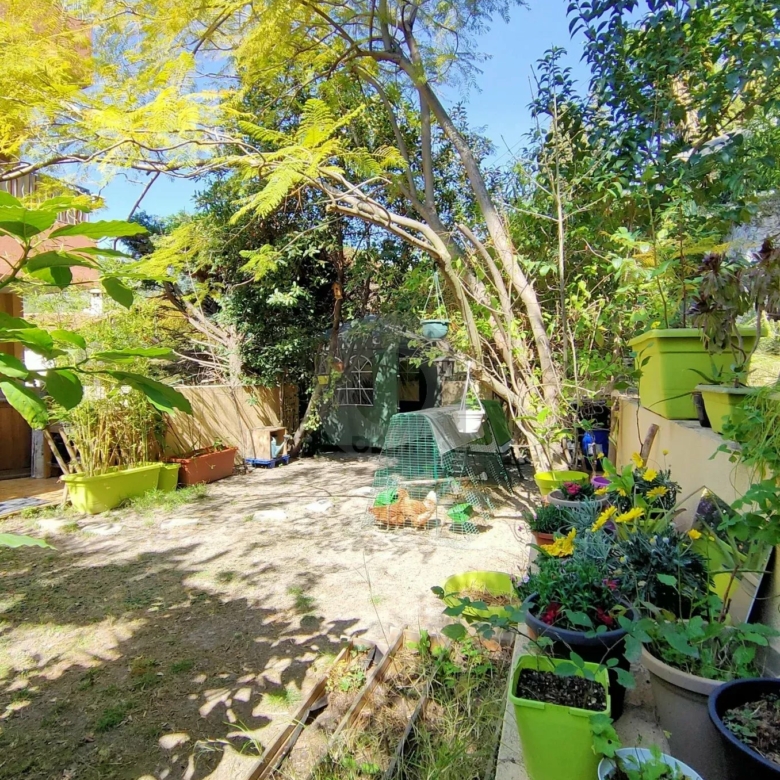 Menton T1 avec jardin au calme proche centre de Carnoles