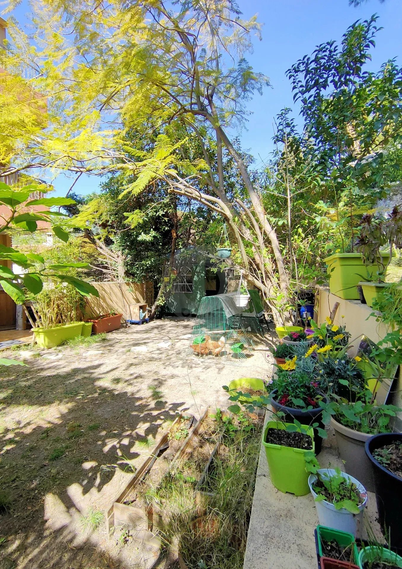 Menton T1 avec jardin au calme proche centre de Carnoles