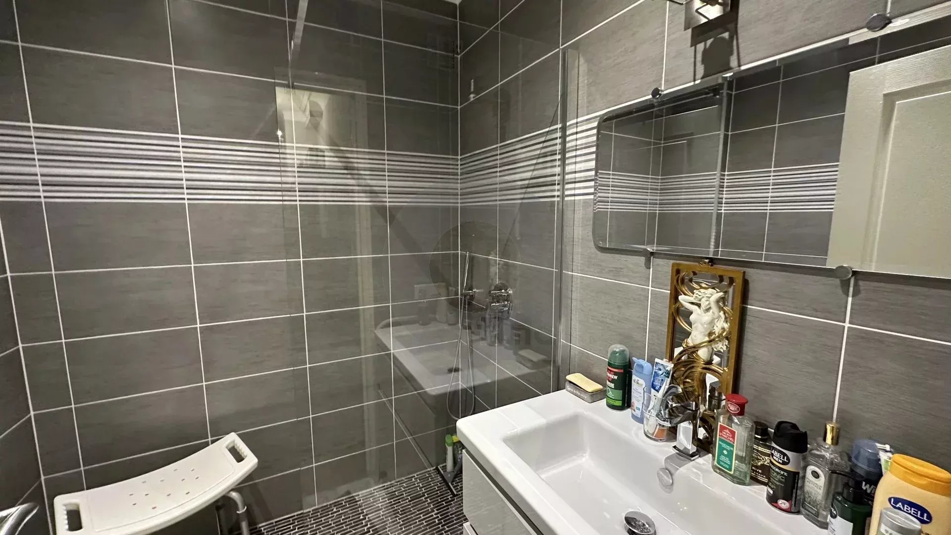 MENTON QUARTIER RIVIERA: VENTE DE LA NUE-PROPRIETE D’UN TRES BEL APPARTEMENT AVEC PARKING
