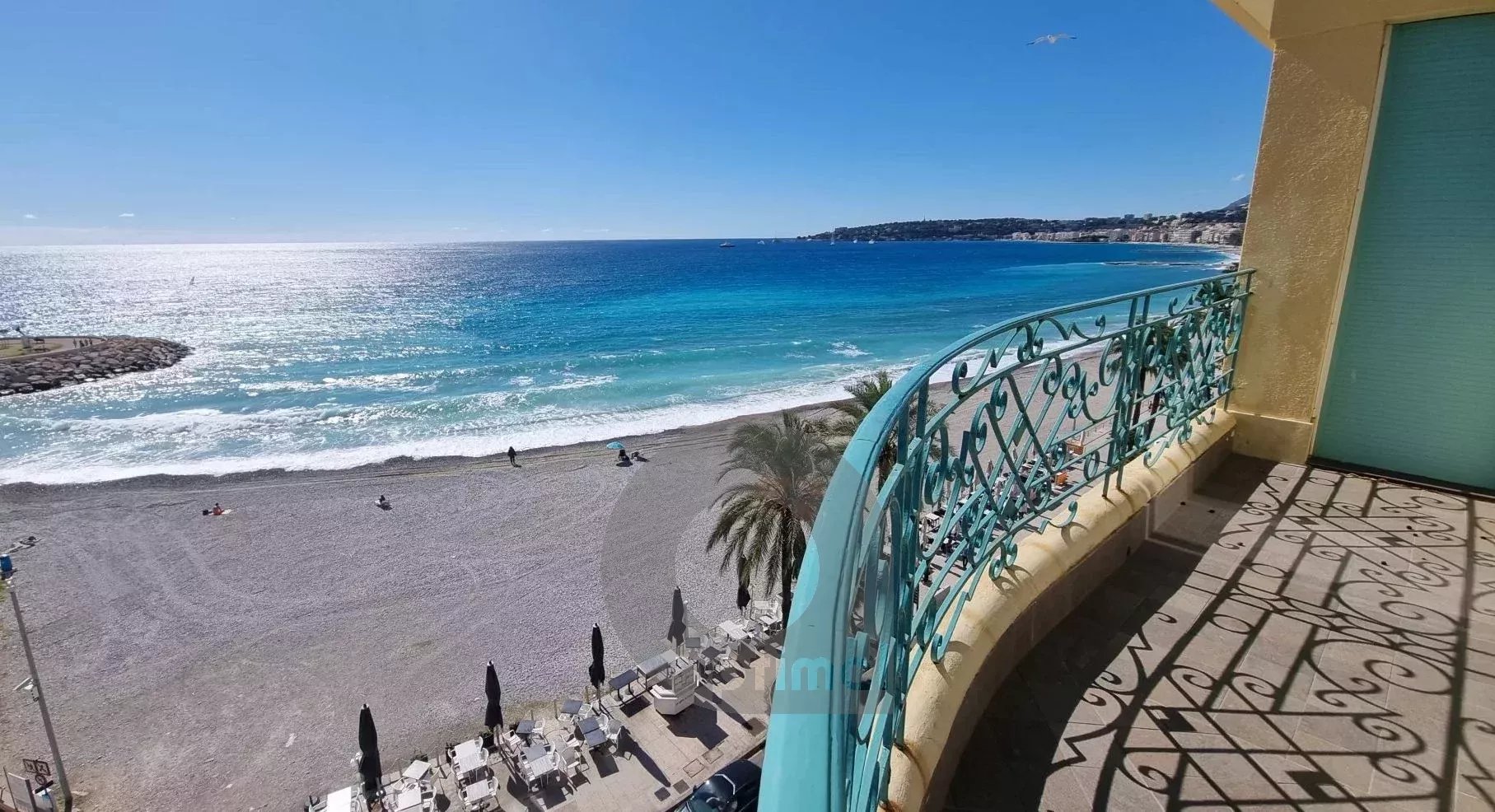 Menton – Bord et face mer,  appartement vue mer exceptionnelle.
