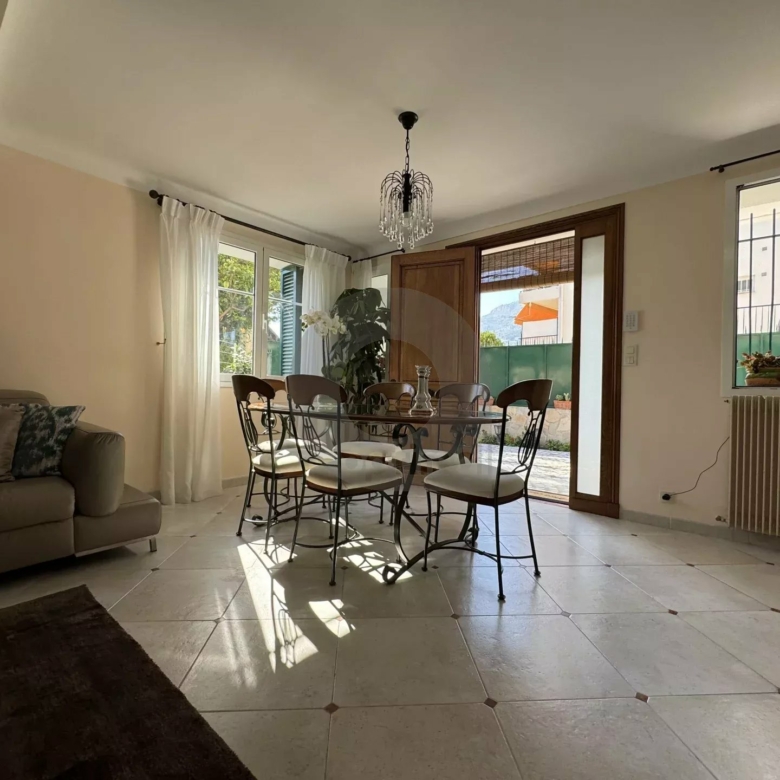 VILLA ROQUEBRUNE VUE MER EXCELLENT ÉTAT TERRASSE JARDIN GARAGE