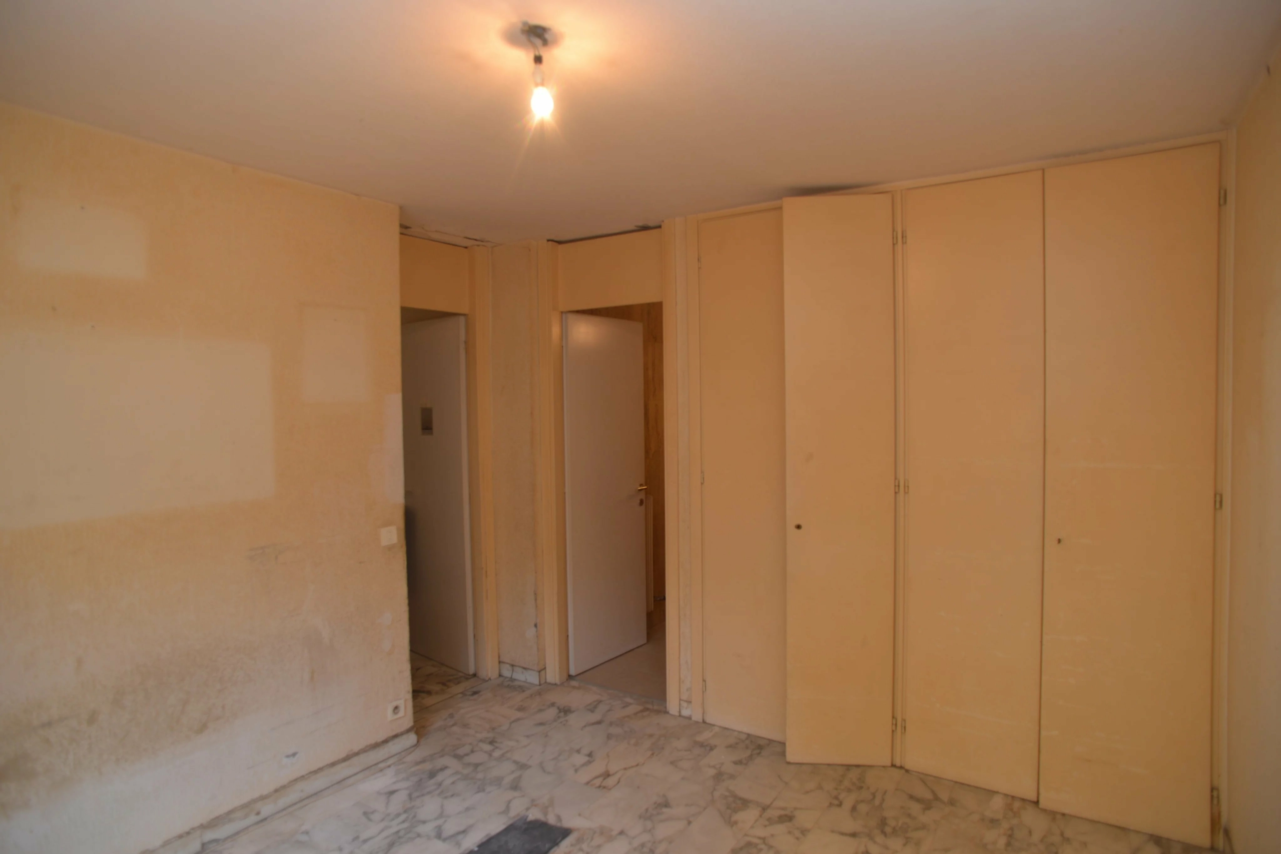 Menton – appartement deux pièces bord de mer à Garavan