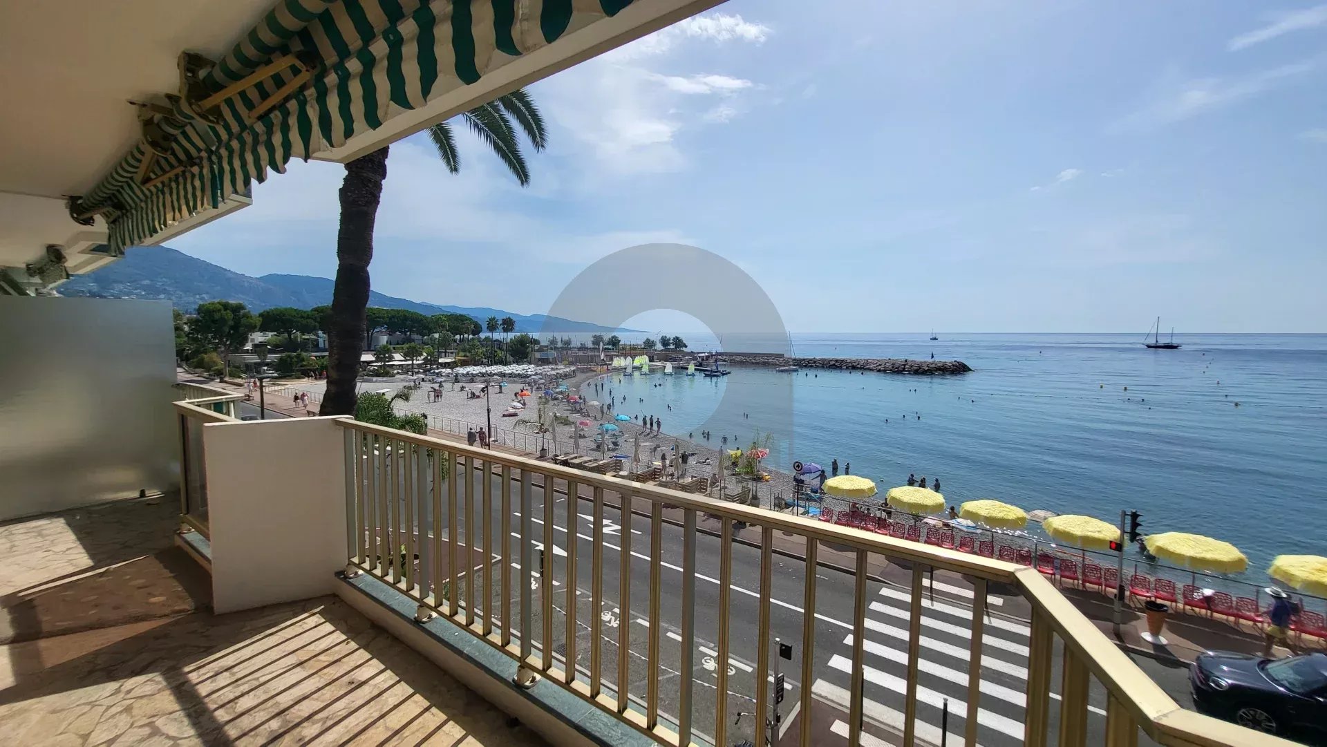 FRONT DE MER 2P 43M2 AVEC TERRASSE 12M2 CAVE
