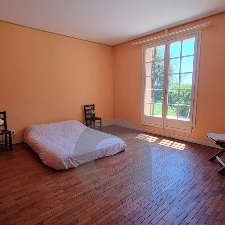Propriété CASTELLAR villa 188 m² bassin terrain vue mer
