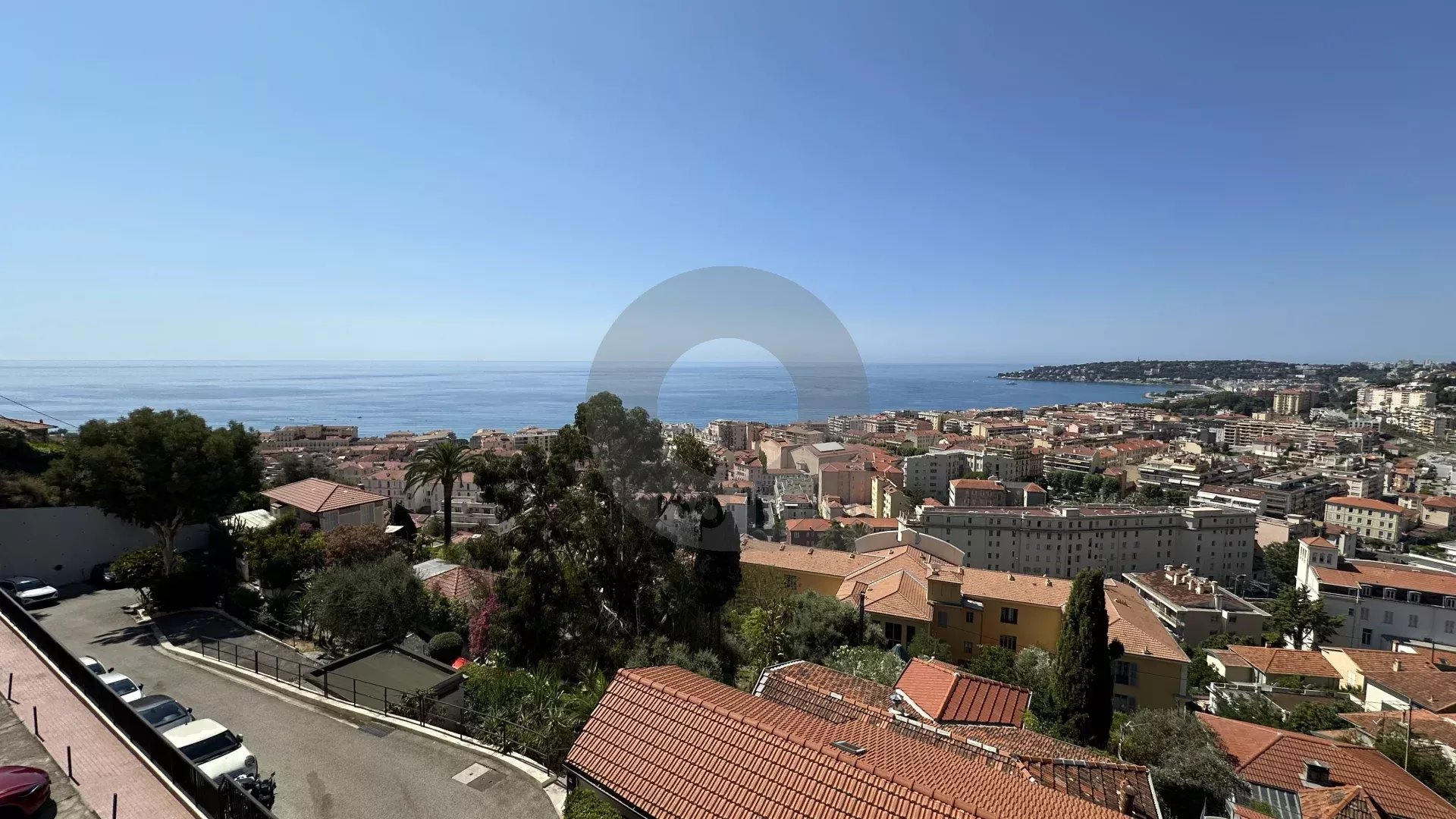 MENTON – TERRES CHAUDES: APPARTEMENT 2P AVEC VUE MER PANORAMIQUE –  GARAGE et CAVE