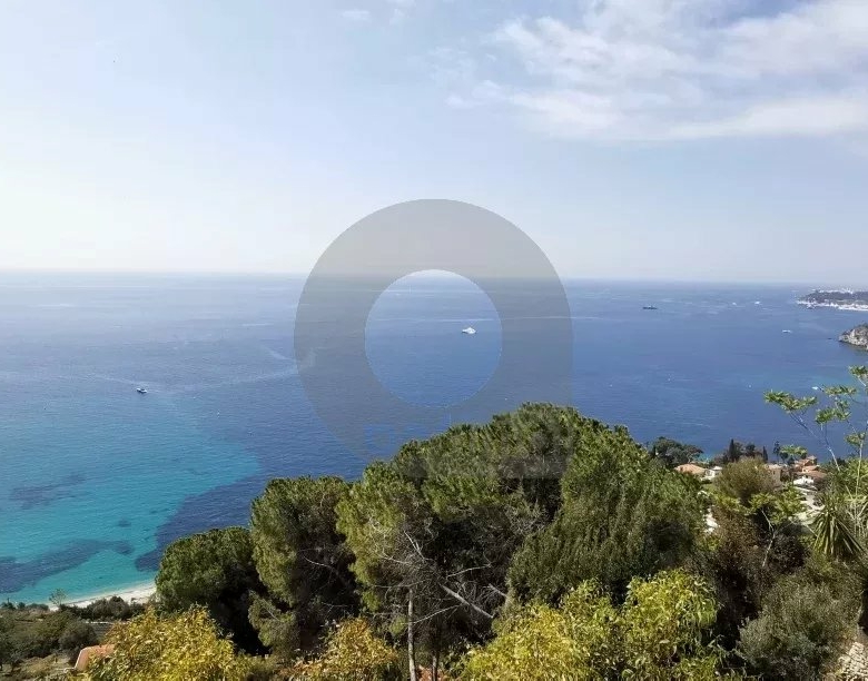 Roquebrune Cap-Martin : Villa 160 m² habitable avec vue panoramique mer et Monaco: