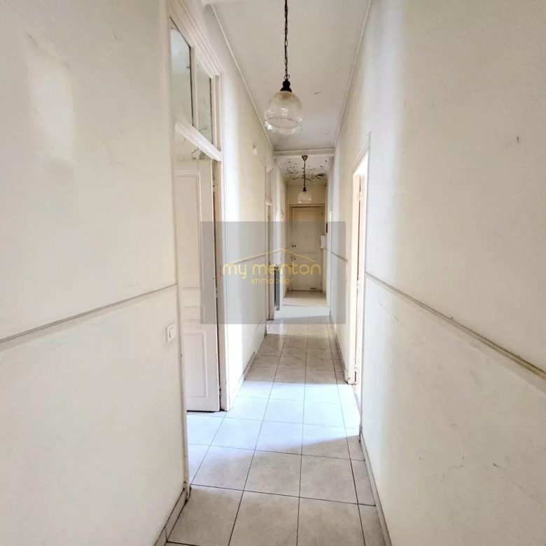 À vendre :  appartement 4 pièces à Menton idéal Famille ou Profession libérale
