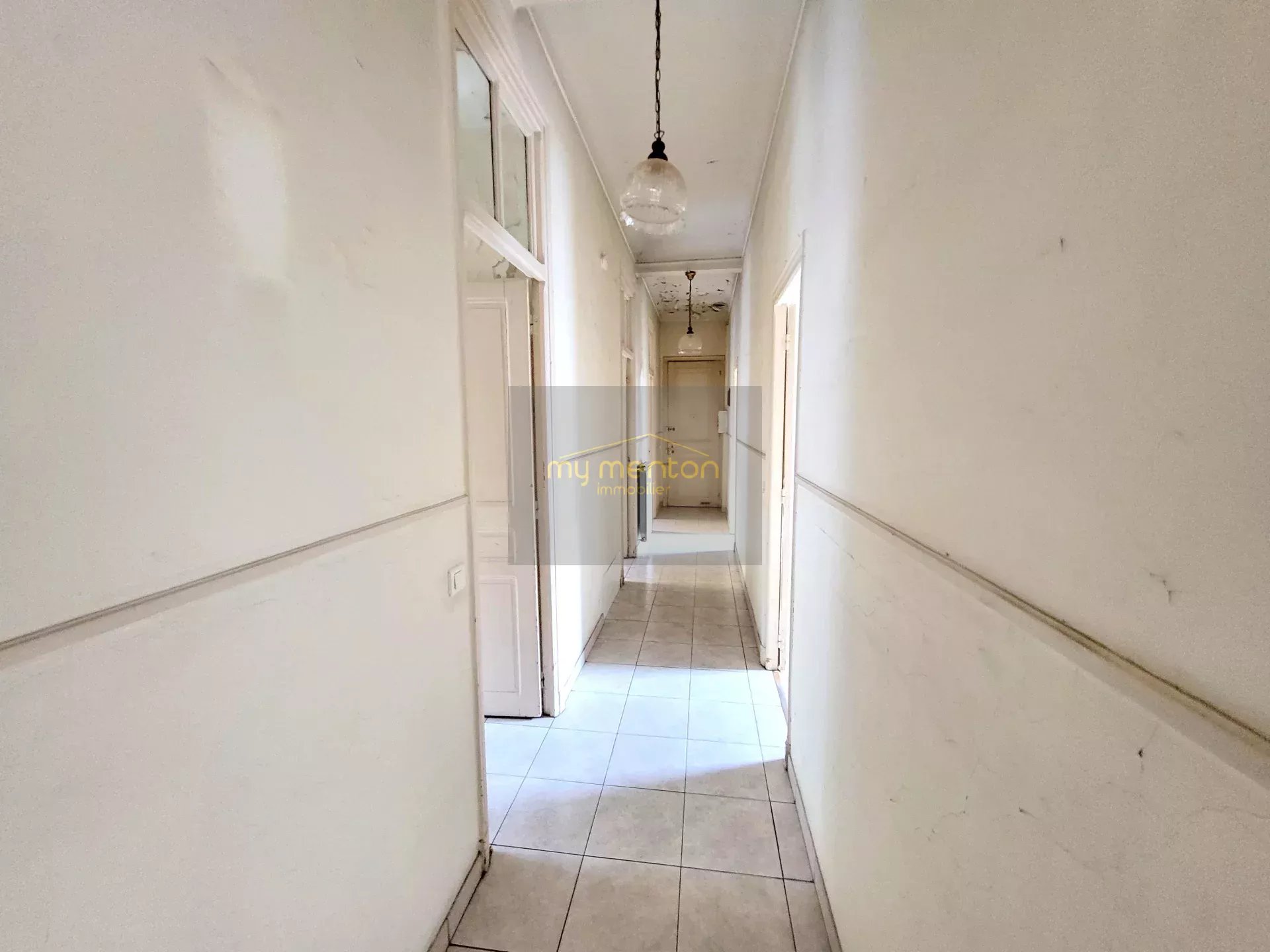 À vendre :  appartement 4 pièces à Menton idéal Famille ou Profession libérale