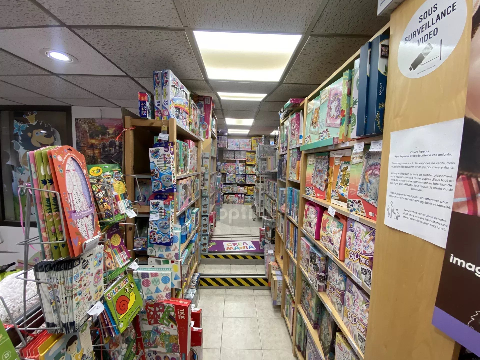A VENDRE MENTON CARRE D’OR – FONDS DE COMMERCE JOUETS