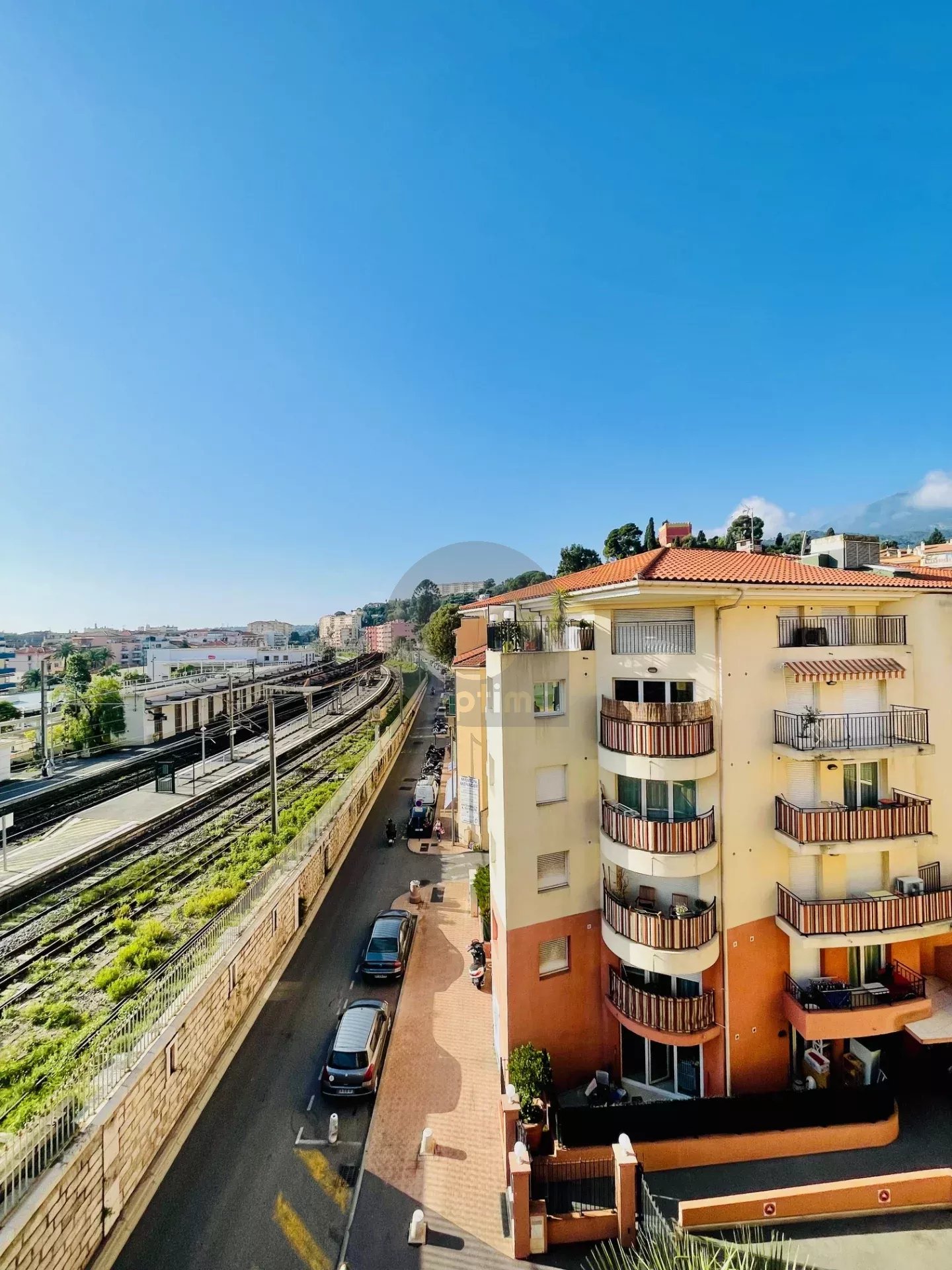 SUPERBE APPARTEMENT DE 5 PIECES – centre ville