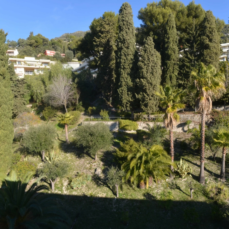 MENTON GARAVAN – 3 pièces dernier étage avec terrasse vue mer cave et garage