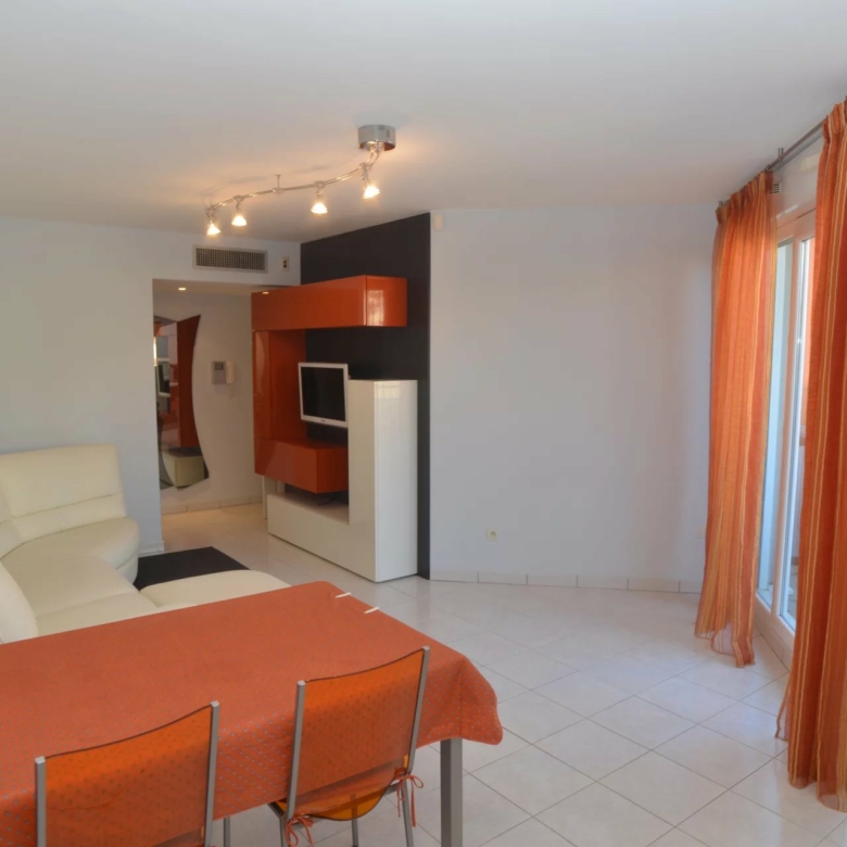 APPARTEMENT TROIS PIECES CARNOLES – ROQUEBRUNE CAP MARTIN