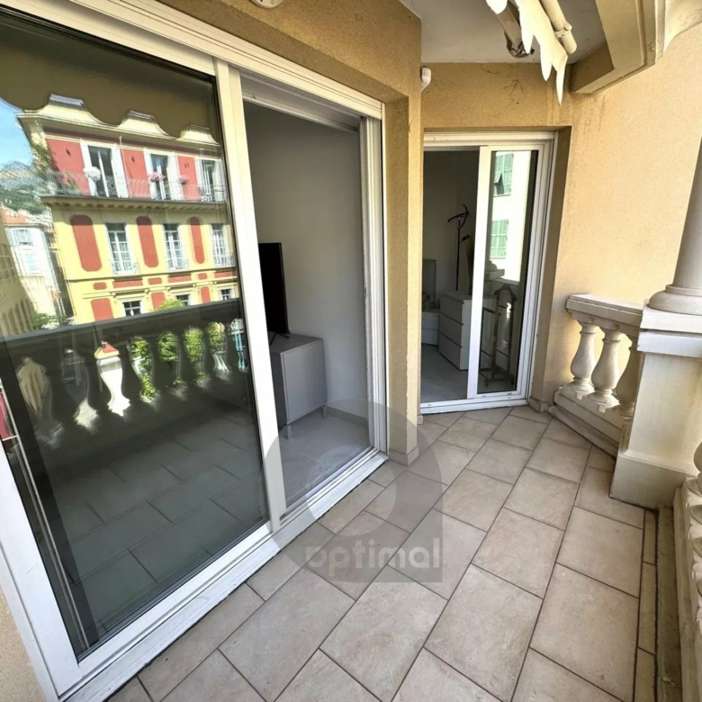 Menton centre, bord de mer, agreable 2 p avec terrasse