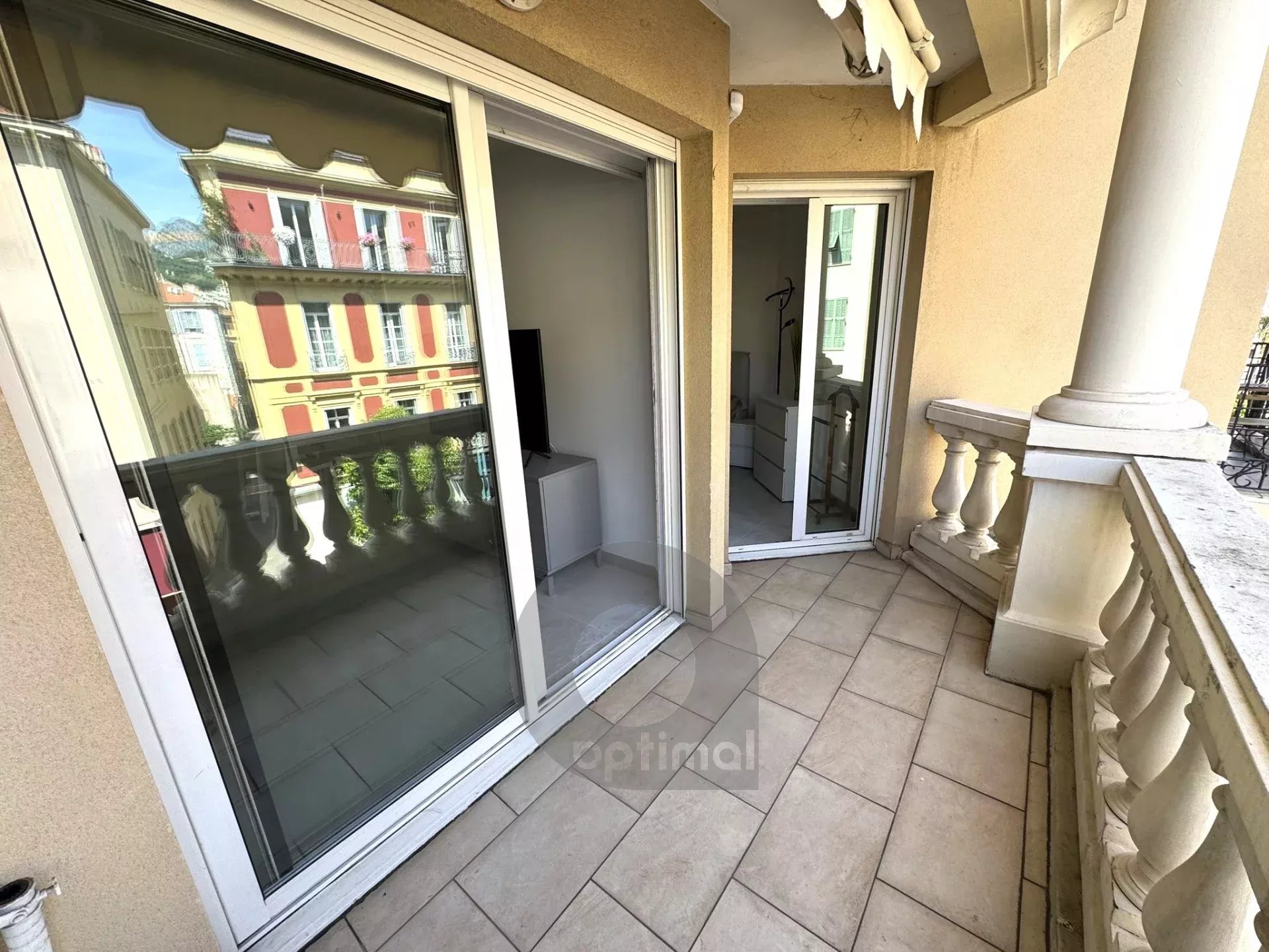 Menton centre, bord de mer, agreable 2 p avec terrasse