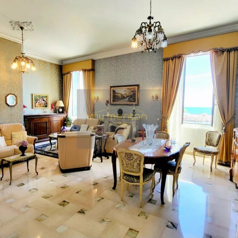 MENTON CENTRE ;  Appartement Bourgeois Front de mer
