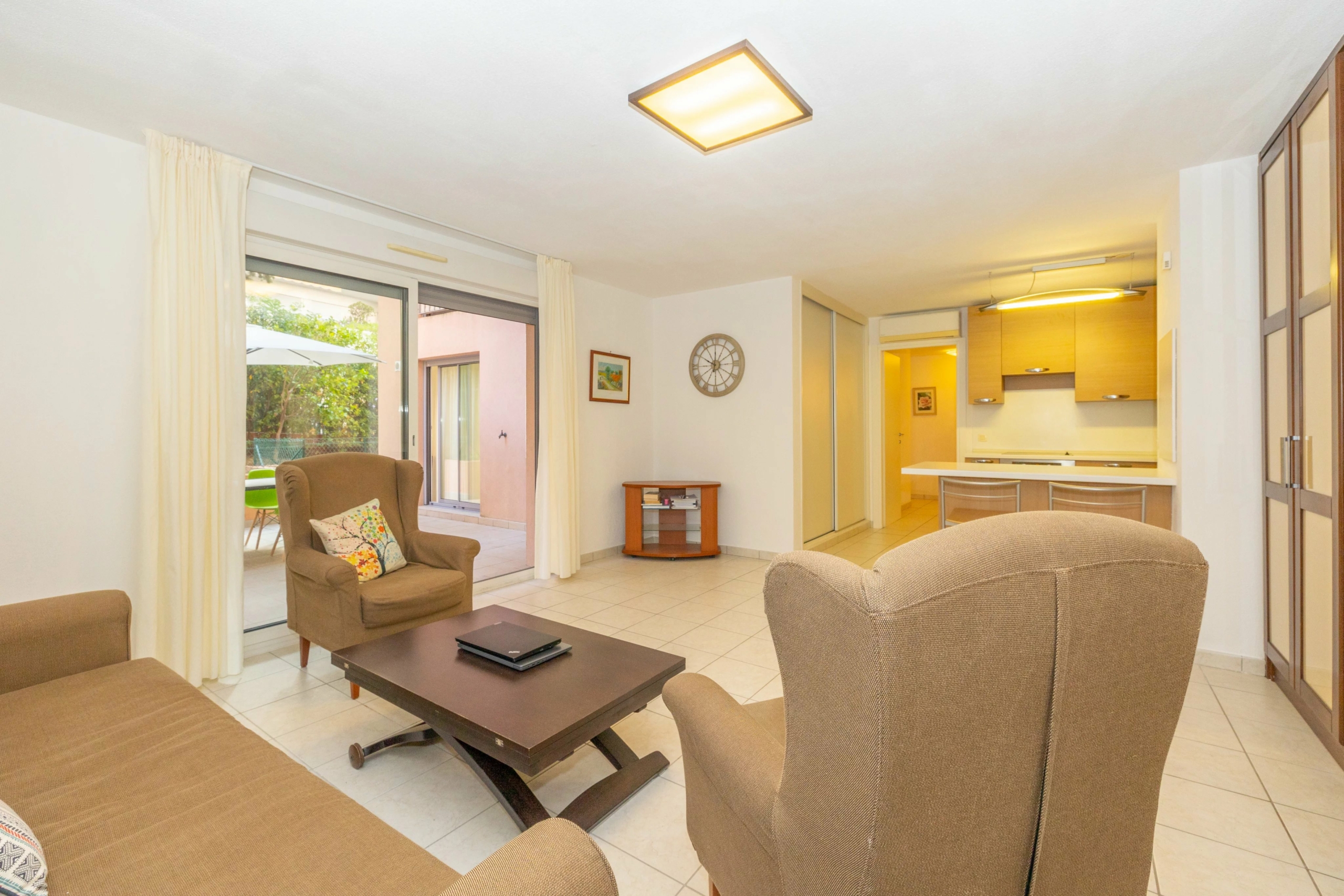 10f2edd999edfa7b15eec5442fa3c64f_35366aec84_4096-original-173919-0.jpg Appartement 3 pièces avec grande terrasse à Menton