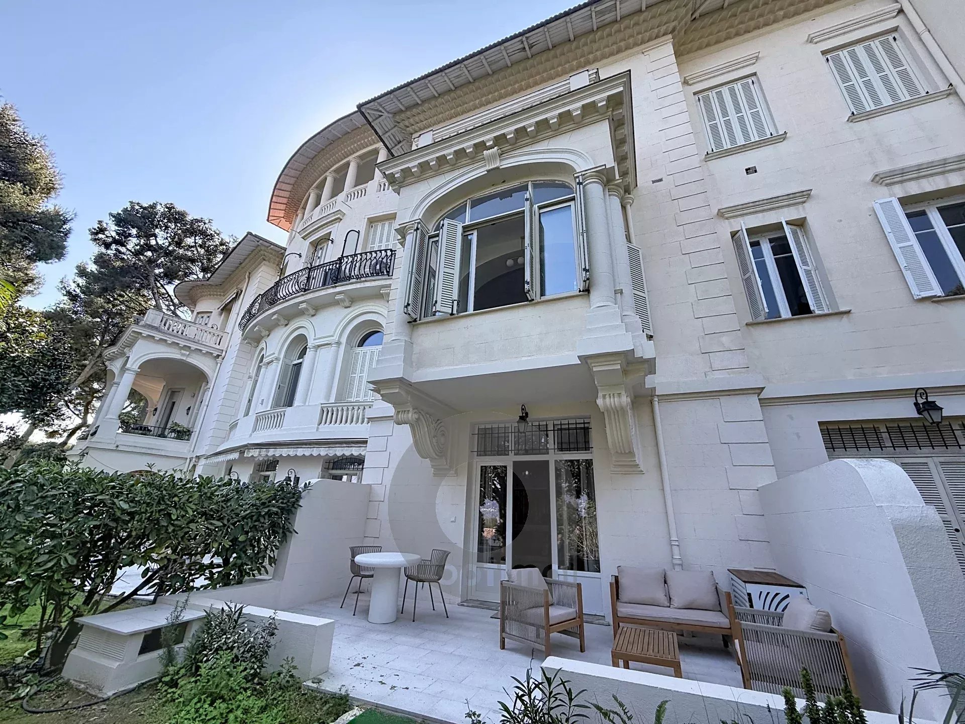RCM Secteur Cap Martin – Résidence de Prestige – Magnifique 2 pièces en rez-de-jardin